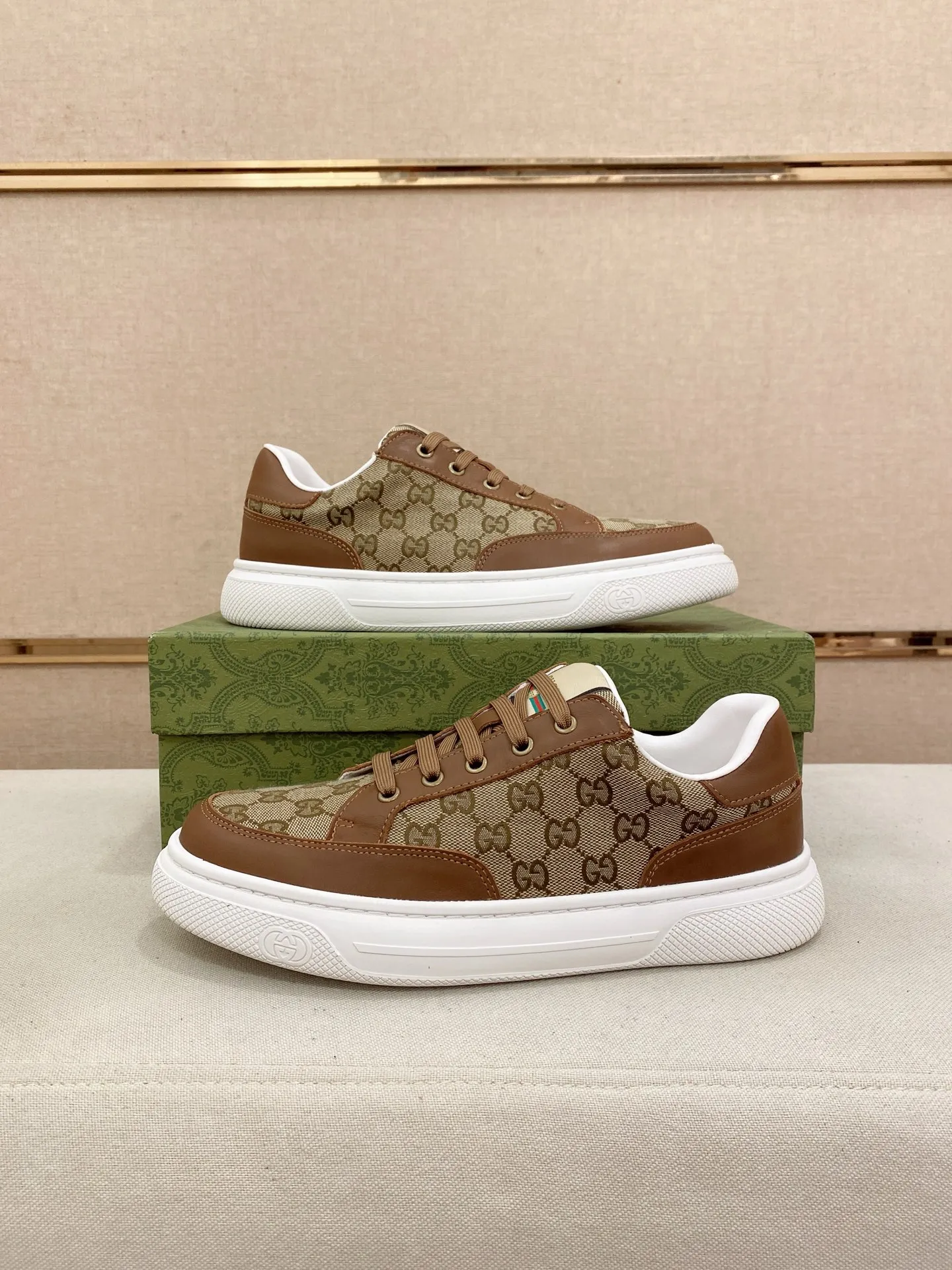 Men's clothing and shoes💰 440💰🇮🇹🇮🇹GUCCI🔍🔍New models are on sale at the same time at counters, uppers🇮🇹 Italian imported first-layer cowhide, fully imported sheepskin lining💪💪, completely 1⃣️ to 1 ⃣️Re-engraved🇮🇹💪💪, ⚠Sole: The original sole is specially provided by the original factory, the exclusive movable molded sole is super comfortable, ⚠The original factory follows the order, 🔍🔍high quality, you can enter and exit the counter at will, welcome to compare⚠. Code number:38-44
